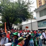 Noticias Medellín: Docentes se movilizan por las vías del centro