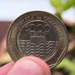 La RAE responde: sí se puede decir «lucas» en lugar de «mil pesos»