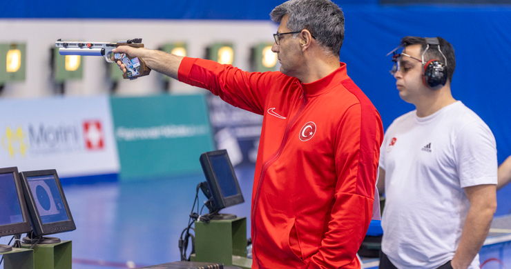 Tirador turco viral en los JJ.OO. gana un oro a su estilo