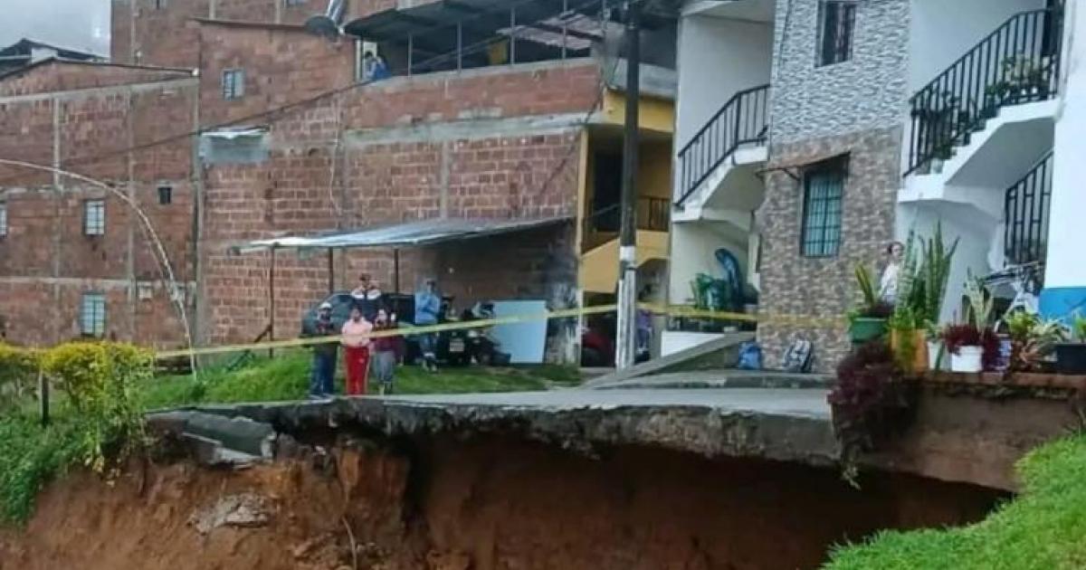 Noticias Antioquia: Deslizamiento de tierra afecta a familias de Granada