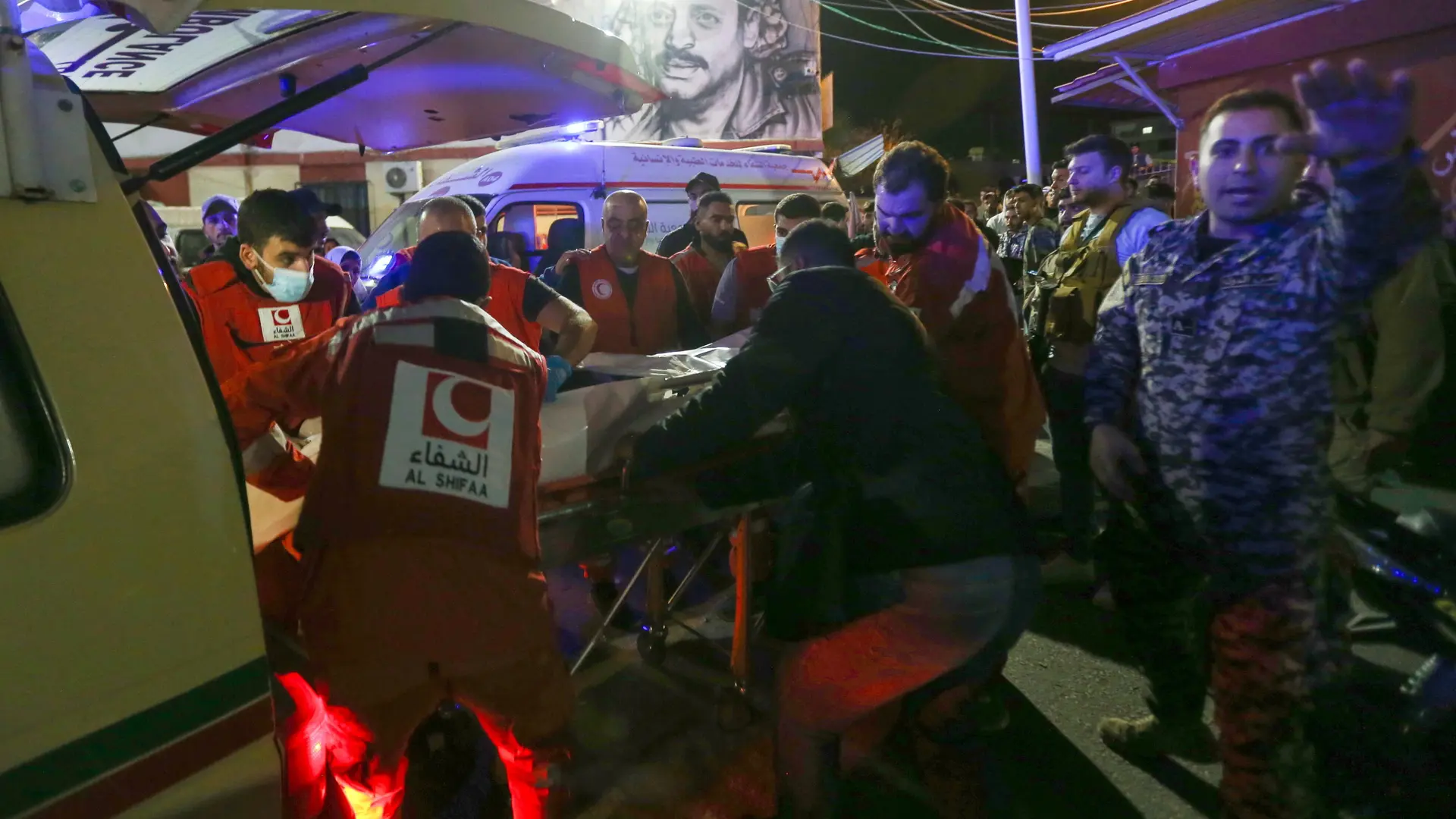 Al menos trece muertos en un ataque israelí contra el mayor campamento de refugiados palestinos en Líbano Al menos trece muertos en un ataque israelí contra el mayor campamento de refugiados palestinos en Líbano