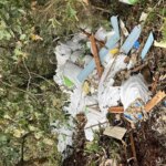 Denuncian un vertido de residuos de obra en el yacimiento arqueológico de Pena Furada, en Coirós Denuncian un vertido de residuos de obra en el yacimiento arqueológico de Pena Furada, en Coirós