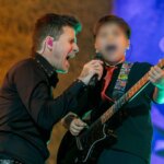 El emotivo gesto de Dani Martín en su concierto con Oli, el hijo de Rulo, cinco meses después de la muerte de su hermano pequeño
