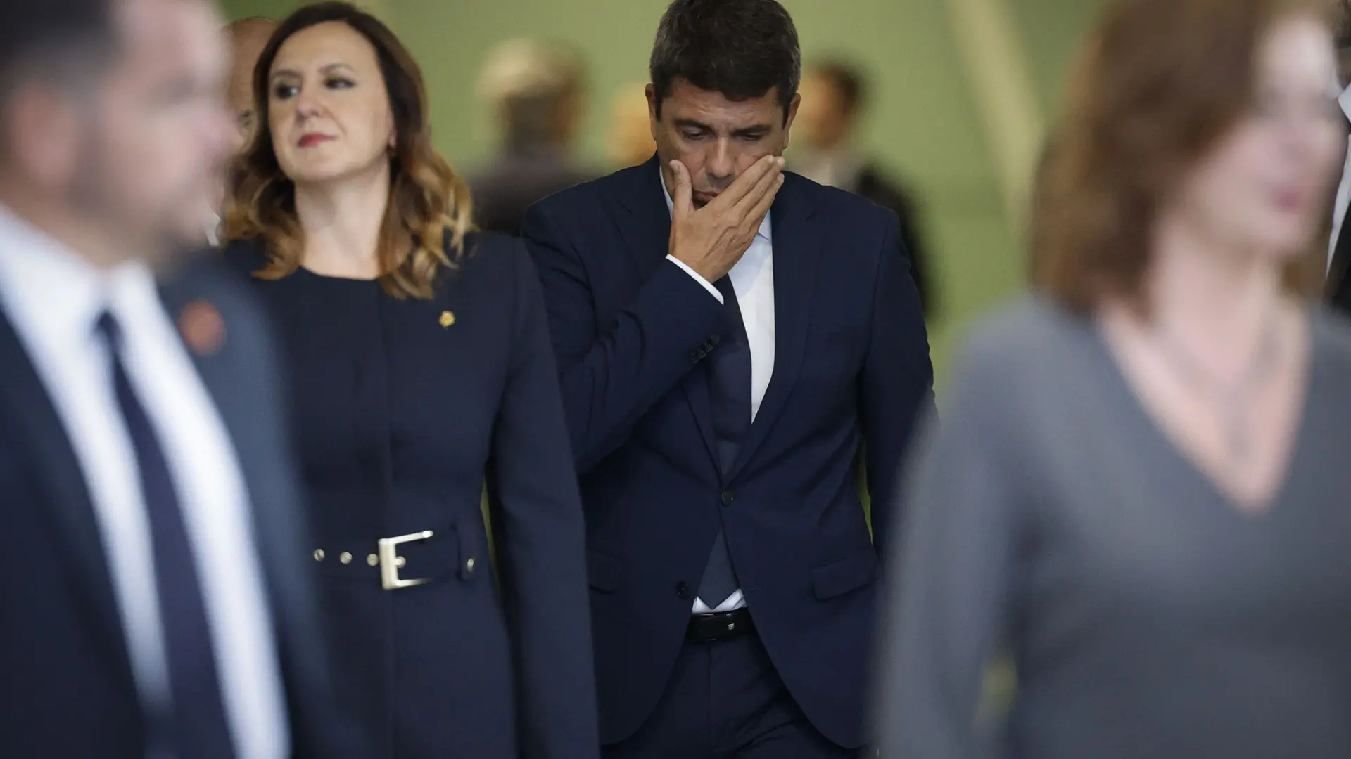 La dimisión, el único camino