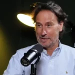 «La unidad familiar ha dejado de compartir tiempo. Los hogares se han convertido en pensiones con habitaciones privadas»