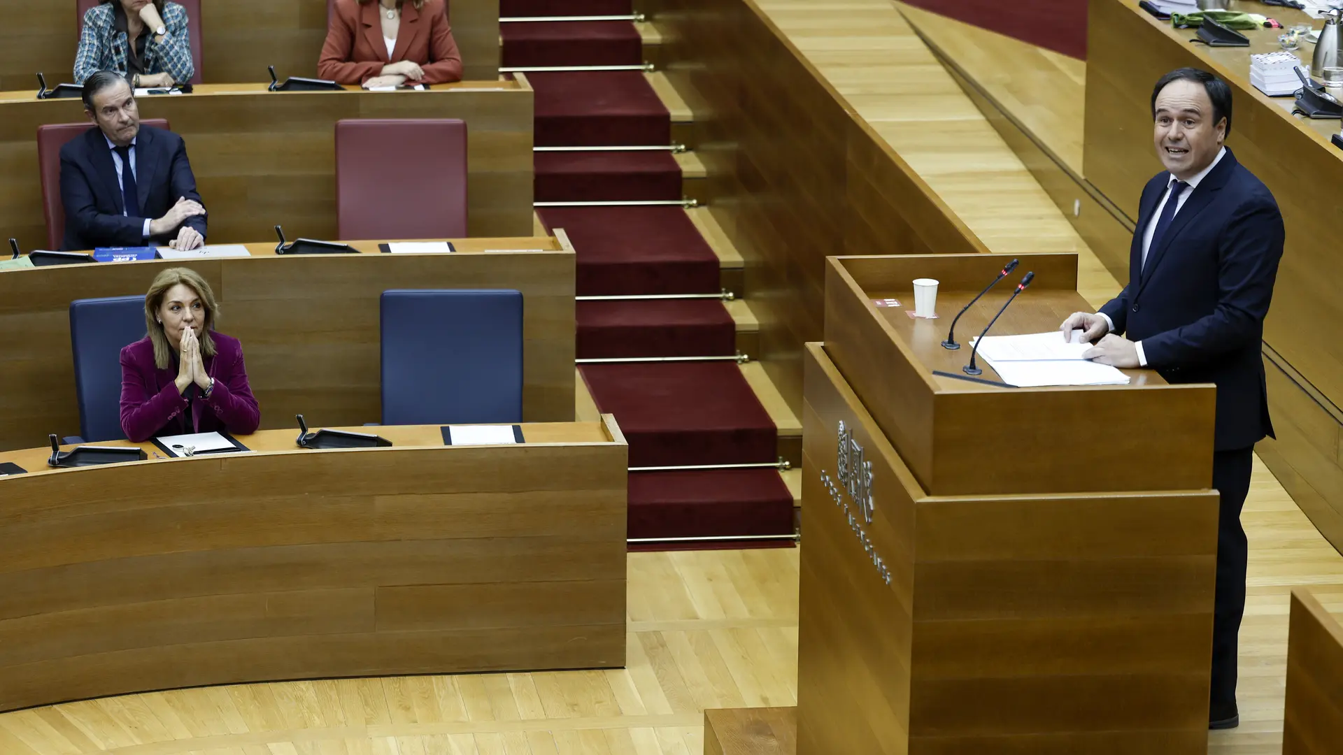 Llorca recoge las exigencias de Vox en Pacto Verde e inmigración y anuncia universidad gratis el primer año y puntos de Urgencias Llorca recoge las exigencias de Vox en Pacto Verde e inmigración y anuncia universidad gratis el primer año y puntos de Urgencias