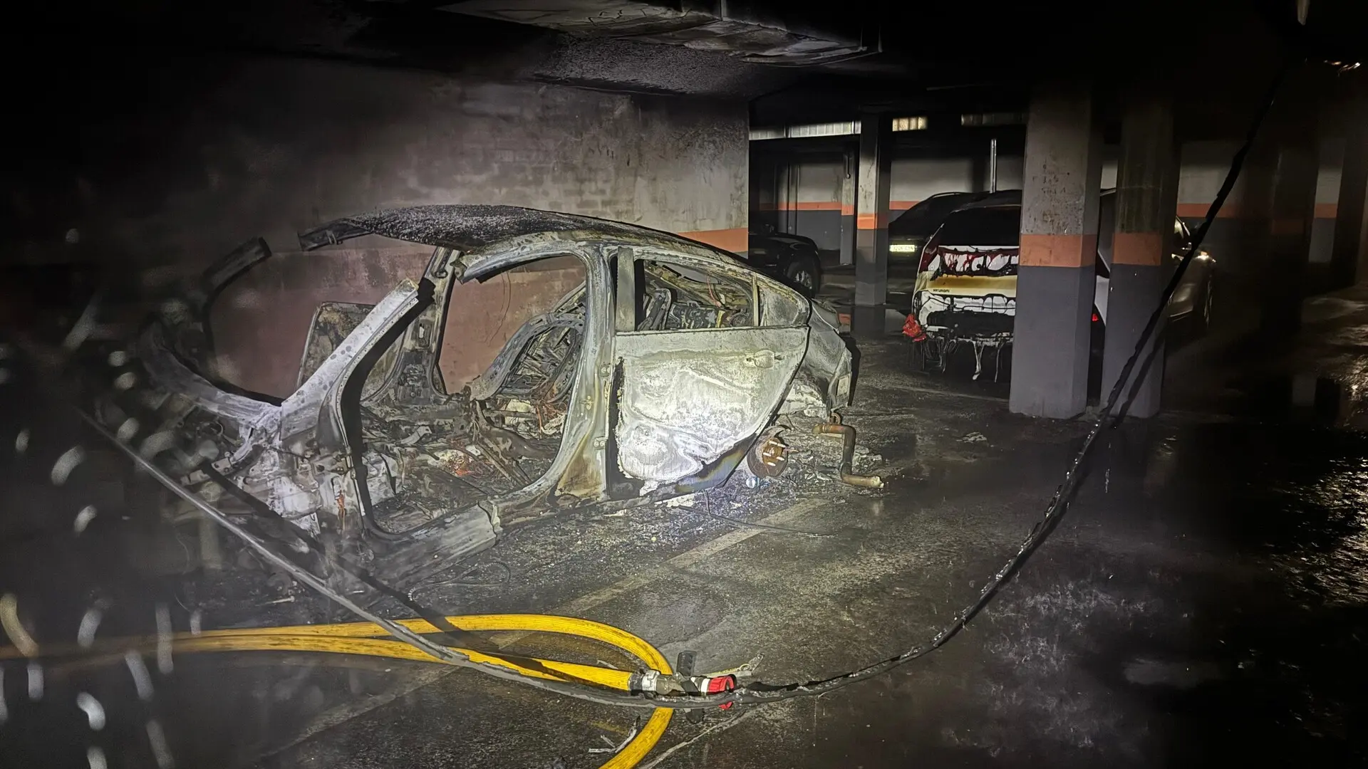 Un incendio en un garaje de Colmenar Viejo obliga a desalojar a 150 personas Un incendio en un garaje de Colmenar Viejo obliga a desalojar a 150 personas