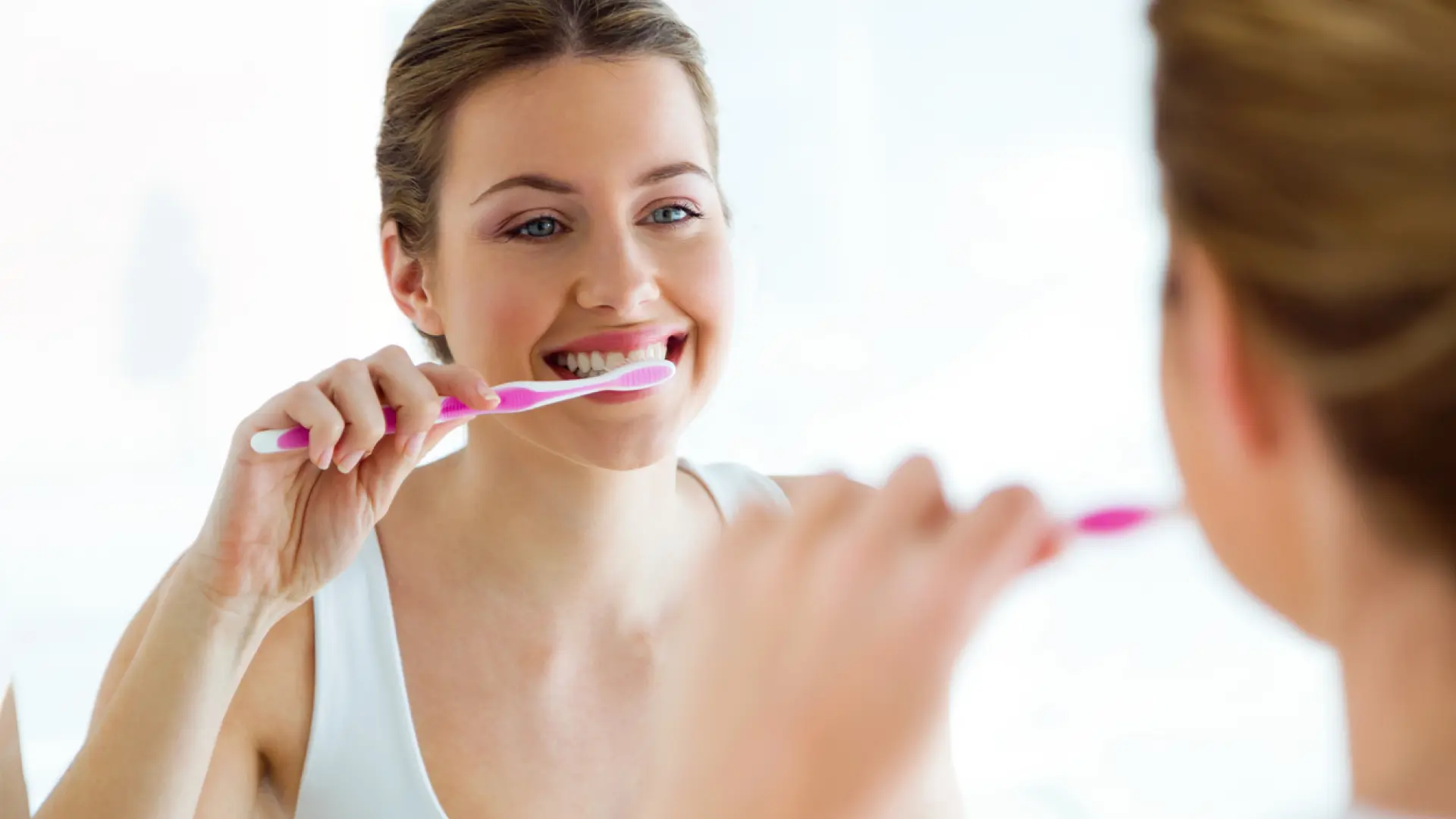 Un odontólogo aclara por qué la higiene no siempre garantiza dientes más blancos: «Se pueden ver amarillos» Un odontólogo aclara por qué la higiene no siempre garantiza dientes más blancos: «Se pueden ver amarillos»