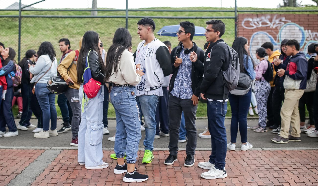 Noviembre trae nuevas becas: estudie en universidades top sin pagar un peso