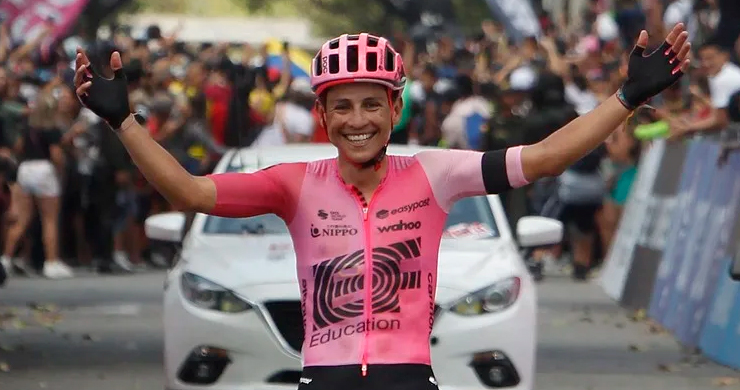El colombiano Esteban Chaves, subcampeón del Giro de Italia en 2016, anuncia su retiro