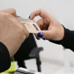 Cómo identificar escuela de conducción legítima; pase puede salir falso