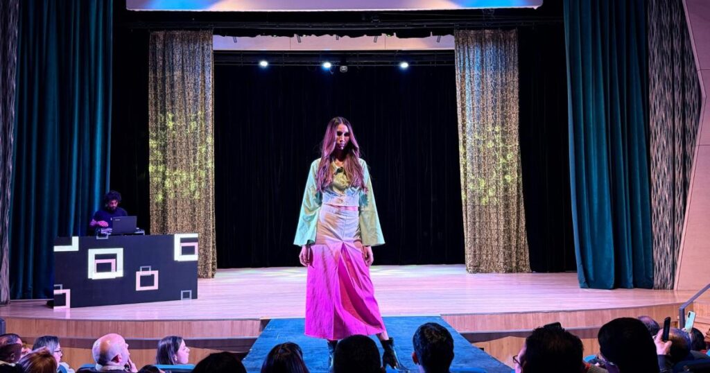 Colombia: Mujeres trans del Amazonas convierten uniformes de Policía