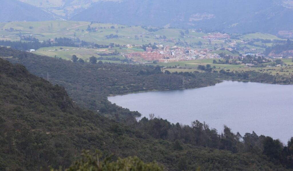 Nivel de embalse que abastece de agua a Bogotá baja del 40 % Nivel de embalse que abastece de agua a Bogotá baja del 40 %