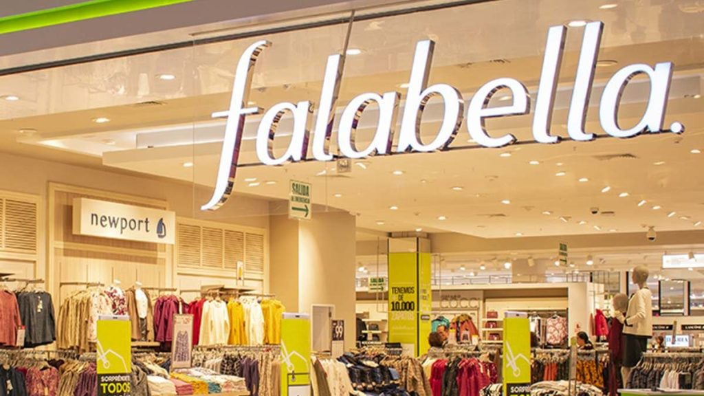 Falabella activa protocolo de seguridad: hallaron petardos en tres tiendas Falabella activa protocolo de seguridad: hallaron petardos en tres tiendas