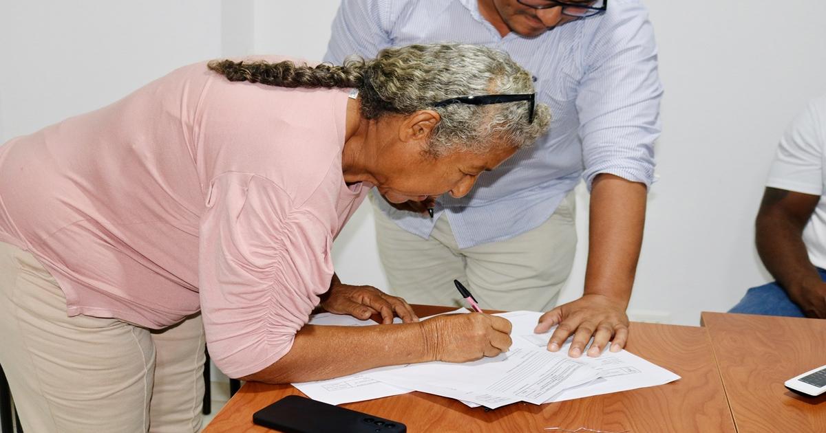 Antioquia: Familia Torreglosa recibió sus tierras en Urabá