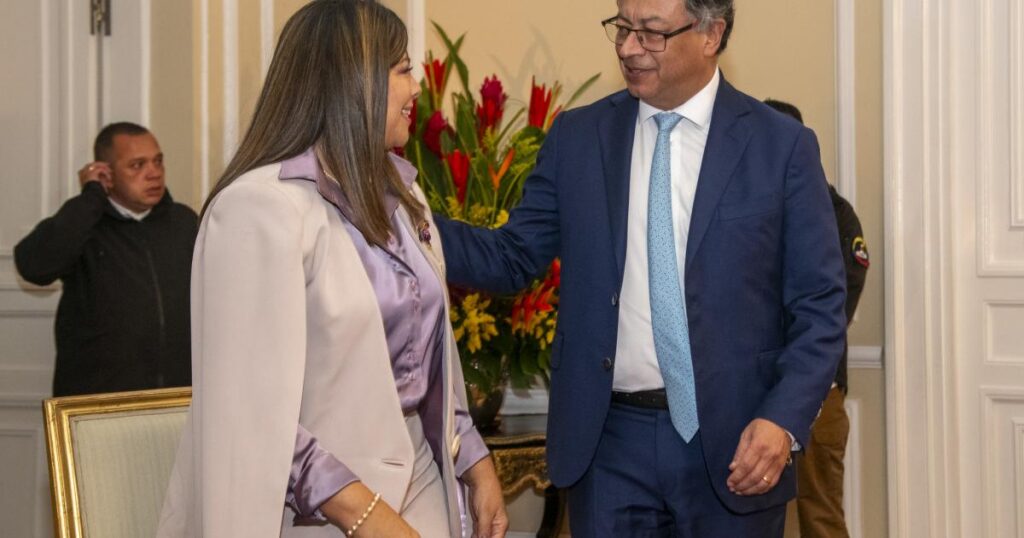Fiscalía abre investigación por posible cooptación de militares