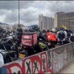 Caos por movilización en la NQS: Motociclistas se salieron de los chiros