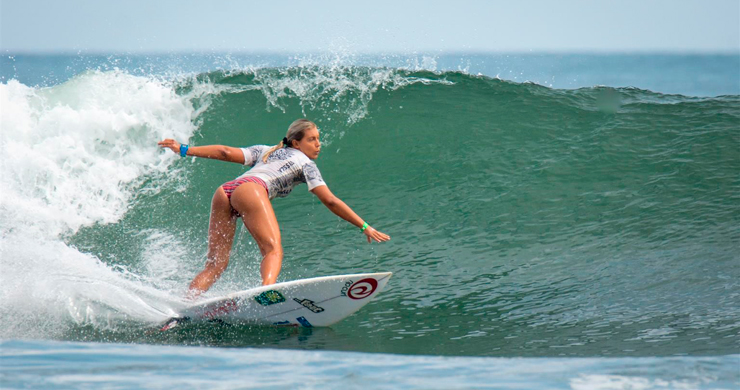 Leilani McGonagle: el ícono del surf costarricense