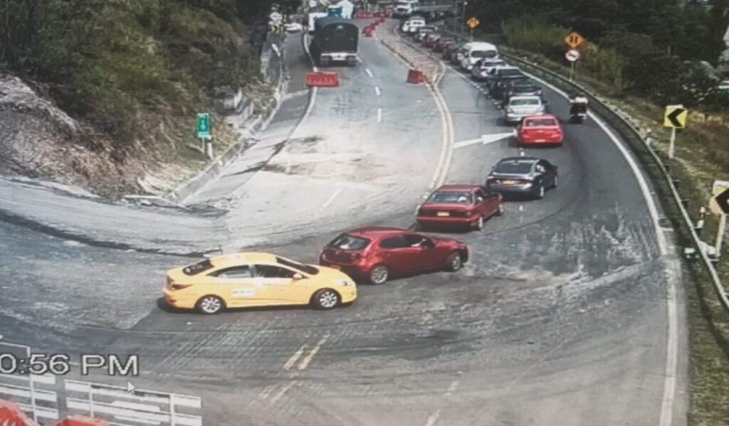 Vía al Llano: se complica la llegada a Villavicencio por trancón enorme Vía al Llano: se complica la llegada a Villavicencio por trancón enorme