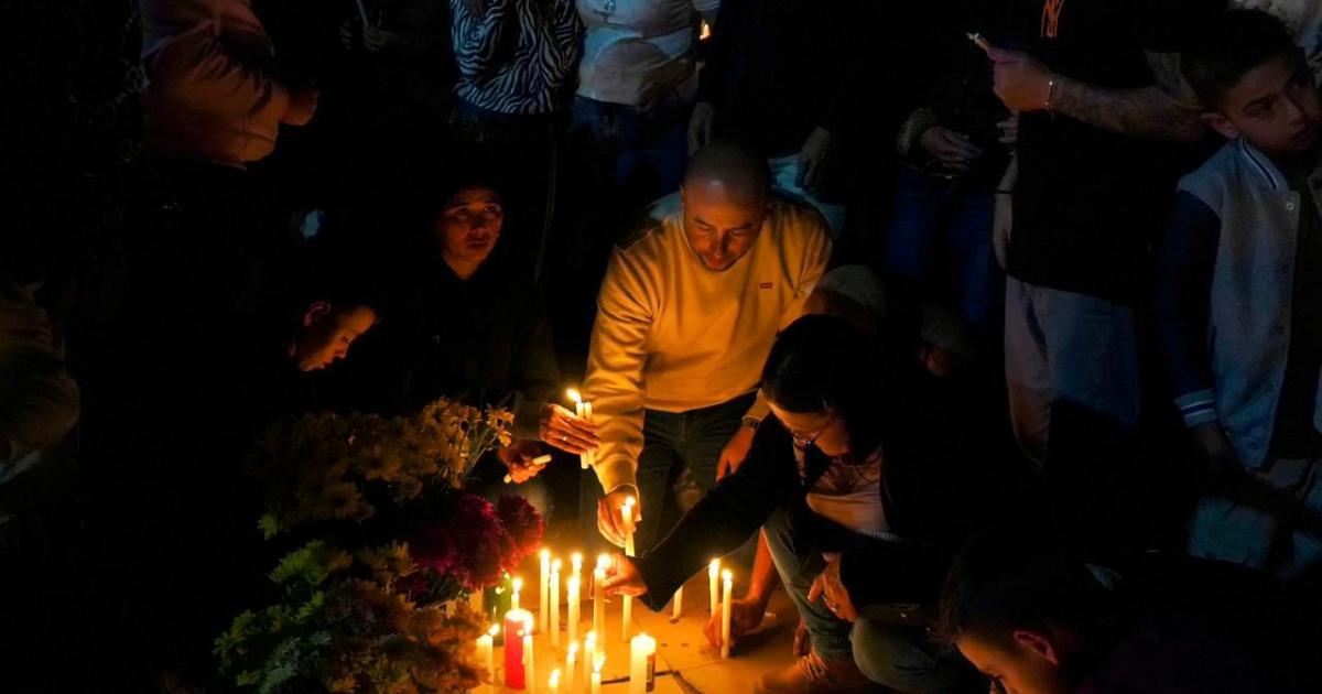 Noticias Antioquia: El Carmen de Viboral encendió velas por sus muertos