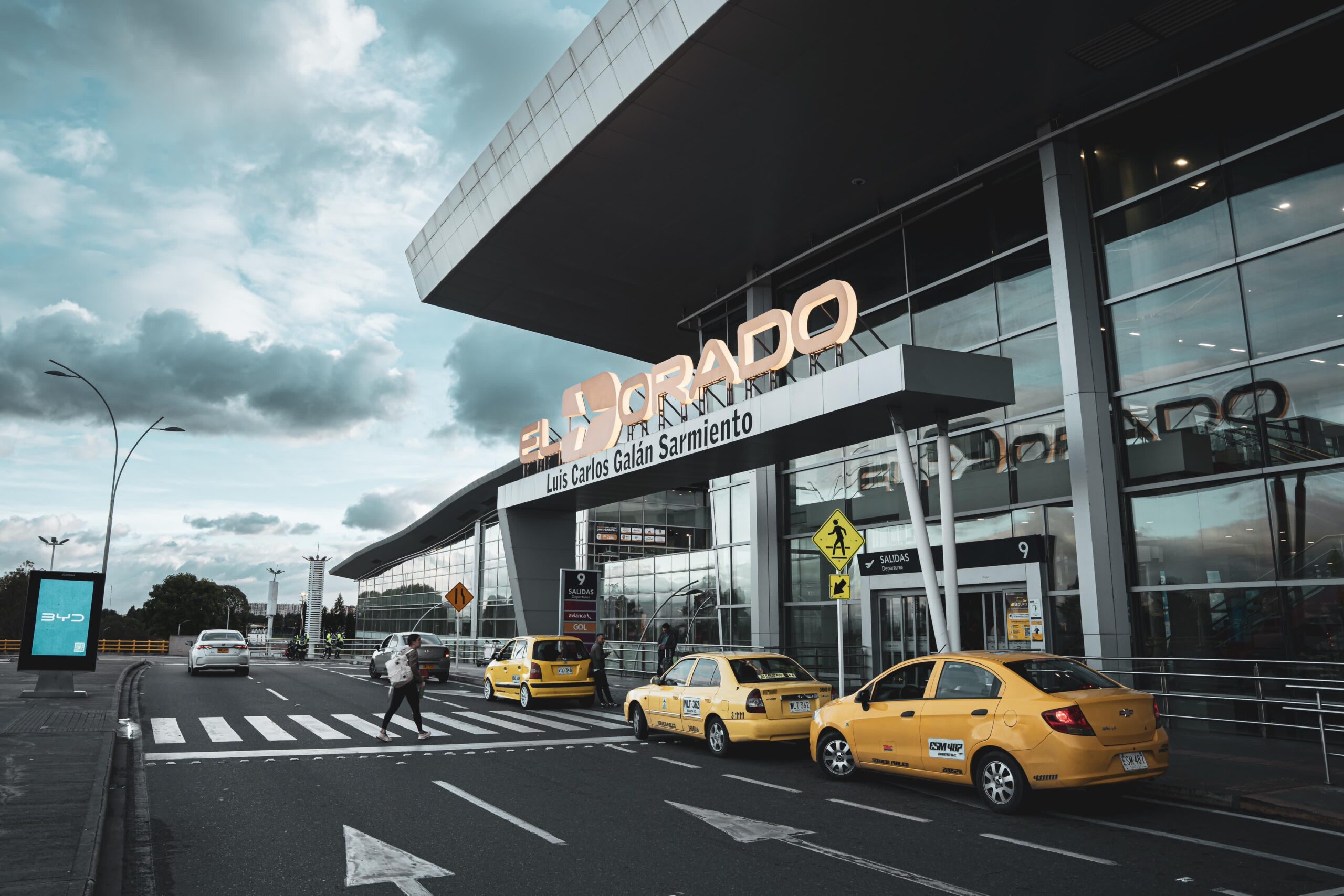 Aeropuerto El Dorado obtiene certificación de aeródromo en cumpleaños 66º Aeropuerto El Dorado obtiene certificación de aeródromo en cumpleaños 66º