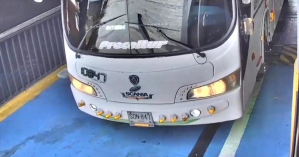 CDA que revisó el bus siniestrado del Liceo Antioqueño defiende su revisión CDA que revisó el bus siniestrado del Liceo Antioqueño defiende su revisión