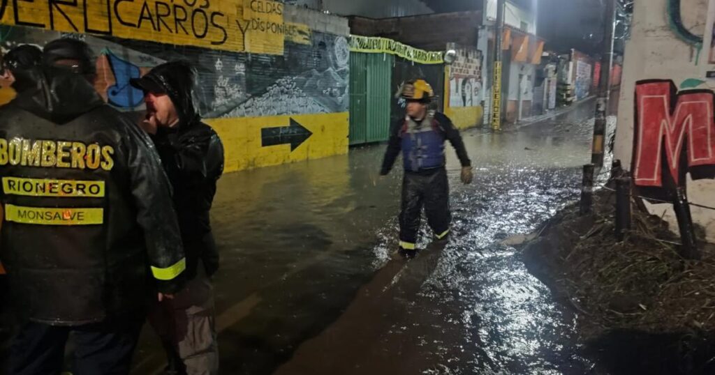 Noticias Antioquia: Anuncian reubicación y subsidios para damnificados Noticias Antioquia: Anuncian reubicación y subsidios para damnificados