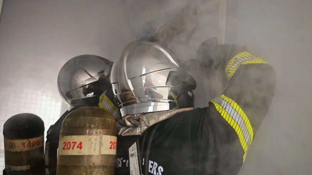 Al menos dos niños mueren en la explosión de un edificio en Francia Al menos dos niños mueren en la explosión de un edificio en Francia