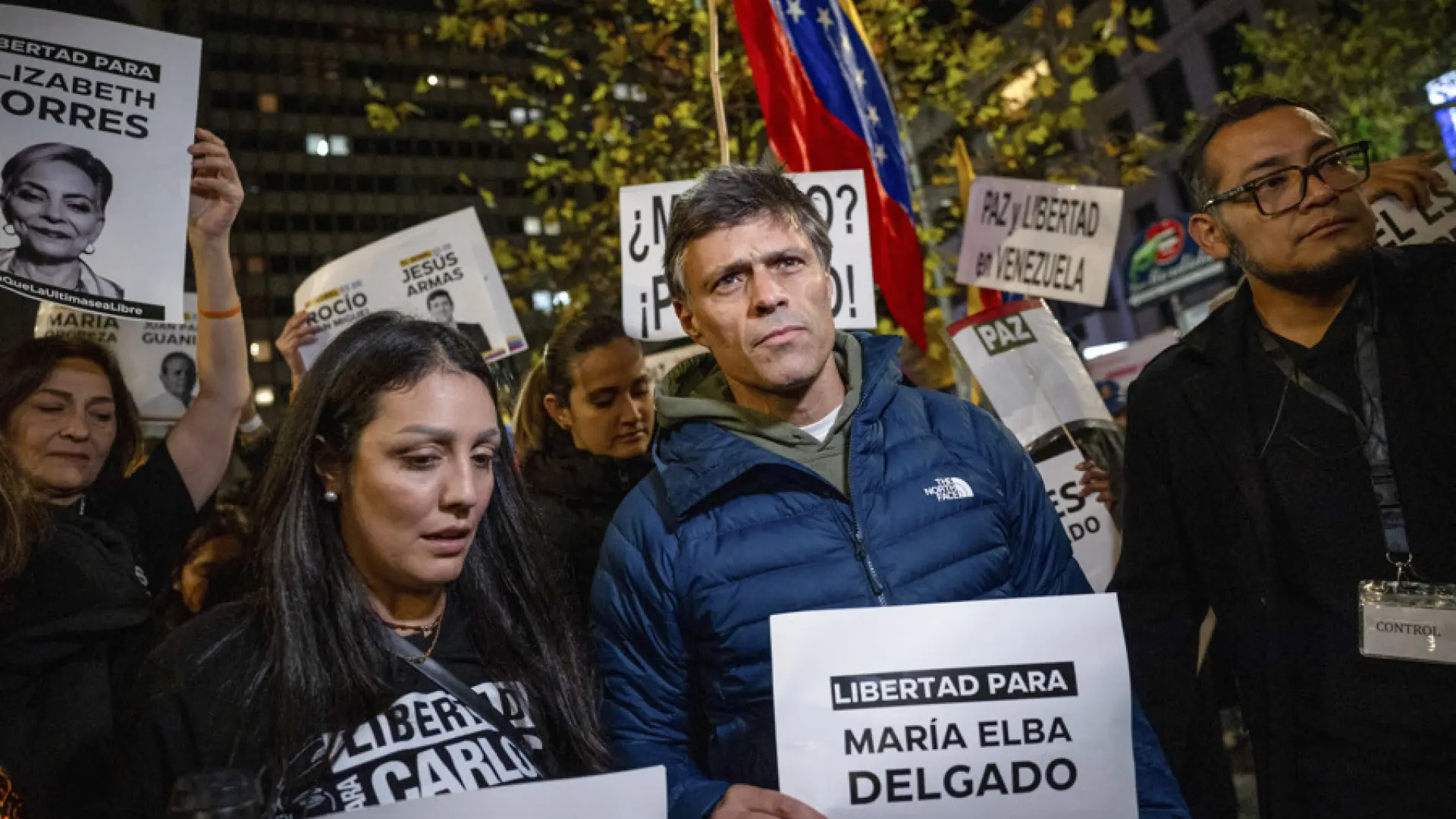 Cientos de venezolanos apoyan a María Corina Machado desde Madrid a pocos días de la entrega del Nobel de la Paz Cientos de venezolanos apoyan a María Corina Machado desde Madrid a pocos días de la entrega del Nobel de la Paz