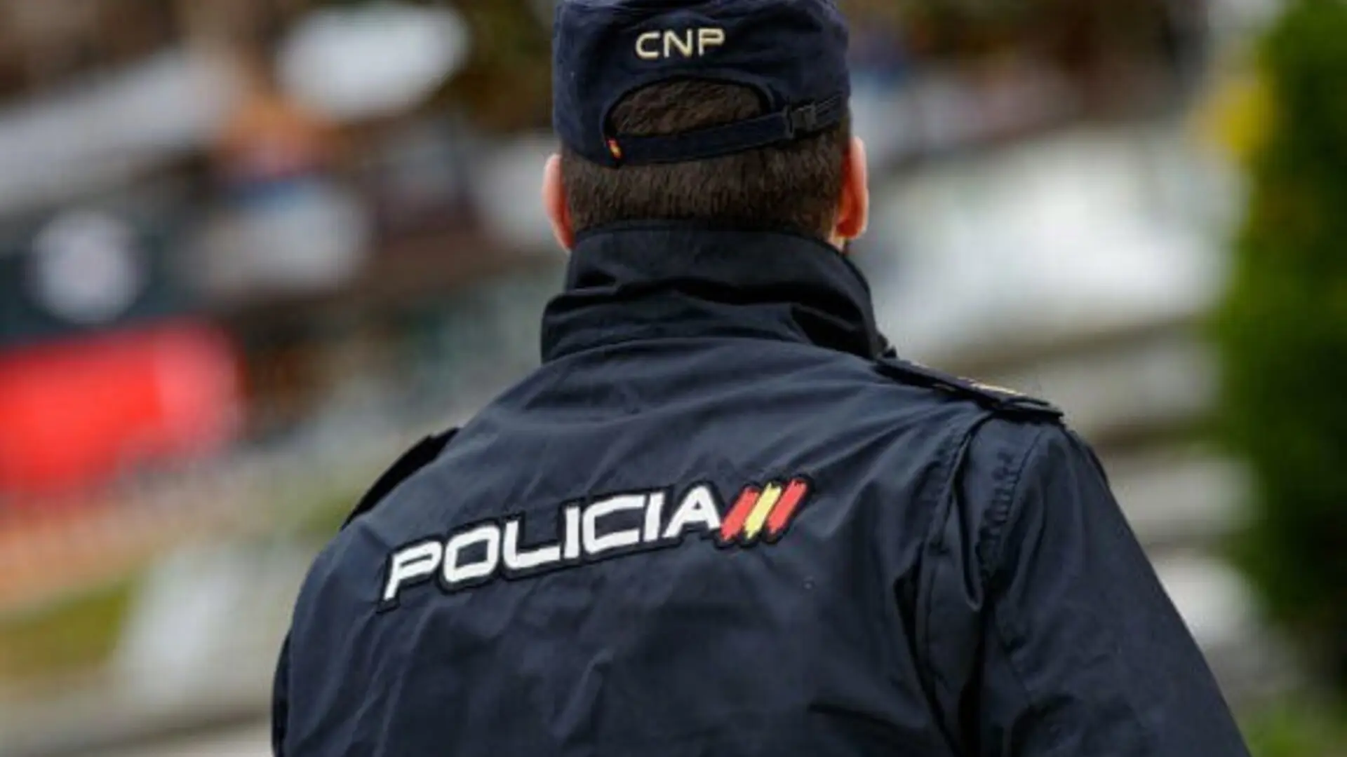 Detenido un hombre por apuñalar a su casero y a su abogado tras una junta de vecinos