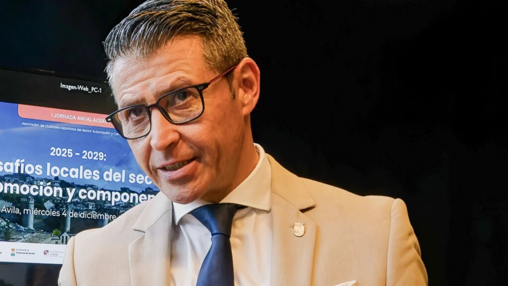 El alcalde de Almussafes pide la suspensión de militancia en el PSOE, pero no renuncia al cargo aunque el partido le exige que dimita El alcalde de Almussafes pide la suspensión de militancia en el PSOE, pero no renuncia al cargo aunque el partido le exige que dimita