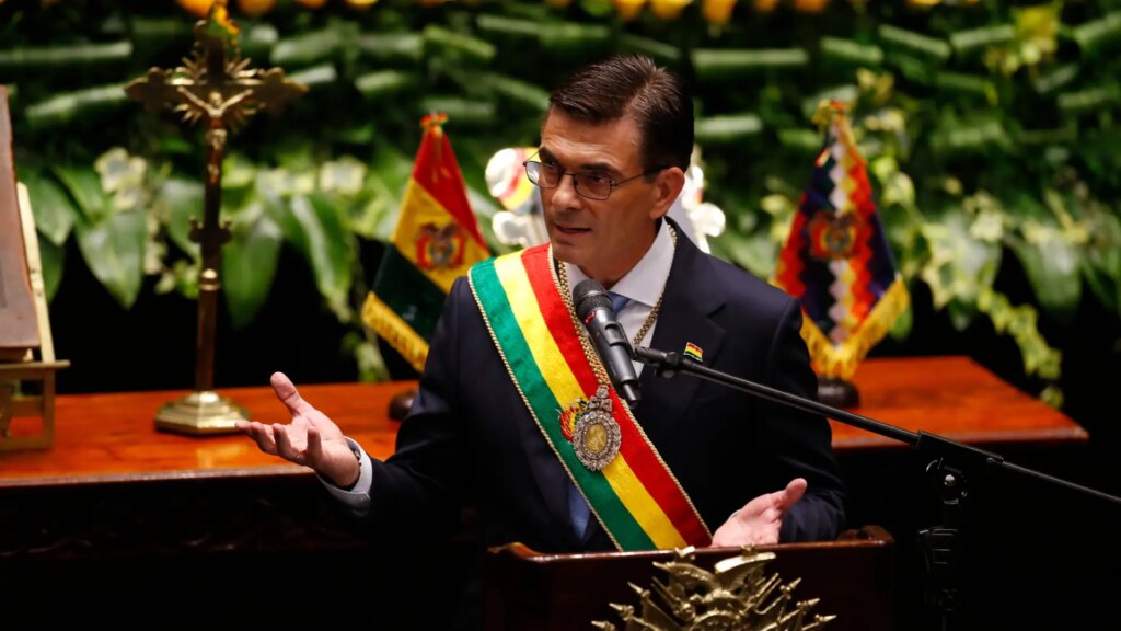 El presidente de Bolivia, Rodrigo Paz, retira la subvención a los combustibles