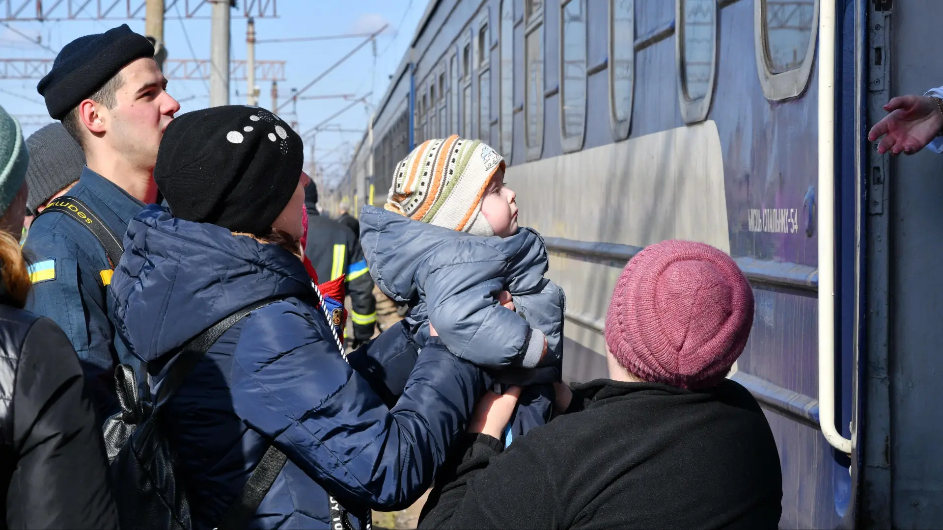 La Asamblea General de ONU exige a Rusia devolver niños ucranianos trasladados a la fuerza