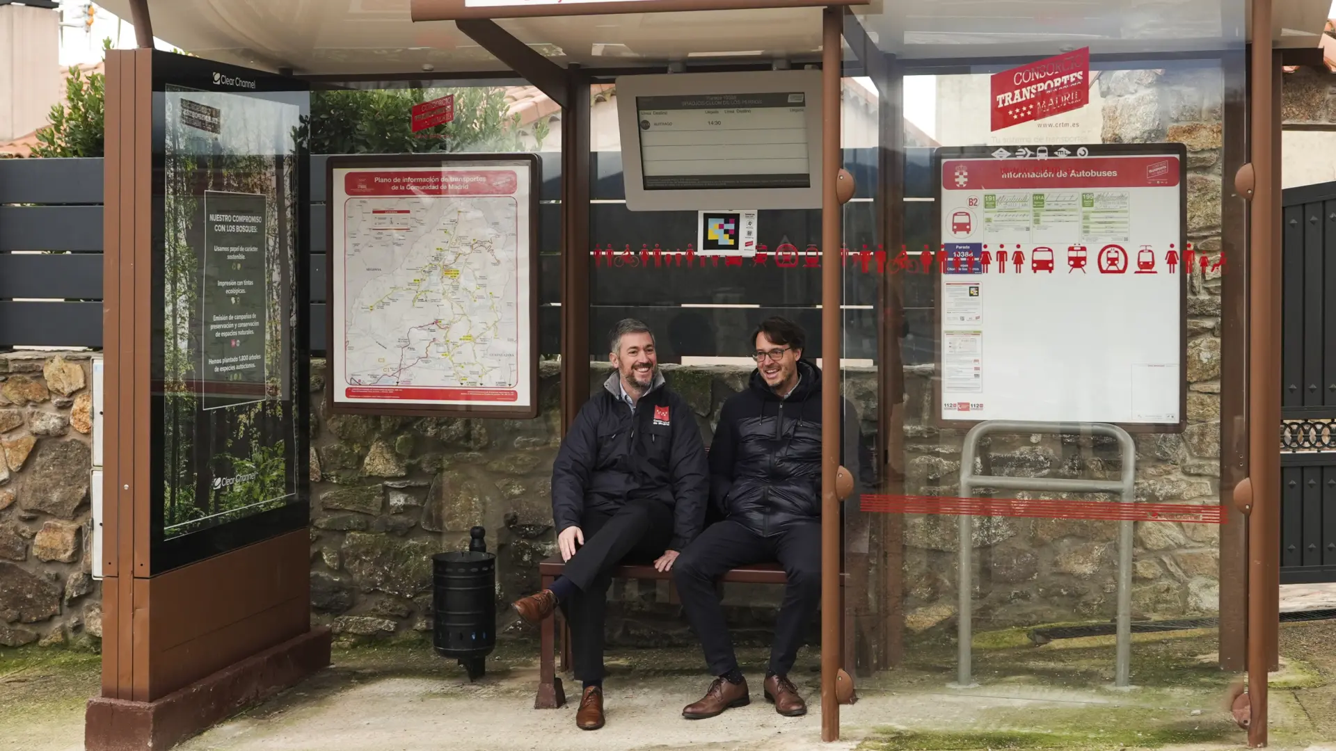 La Comunidad de Madrid instala nuevas marquesinas de autobús con calefacción en tres pueblos de la Sierra Norte La Comunidad de Madrid instala nuevas marquesinas de autobús con calefacción en tres pueblos de la Sierra Norte