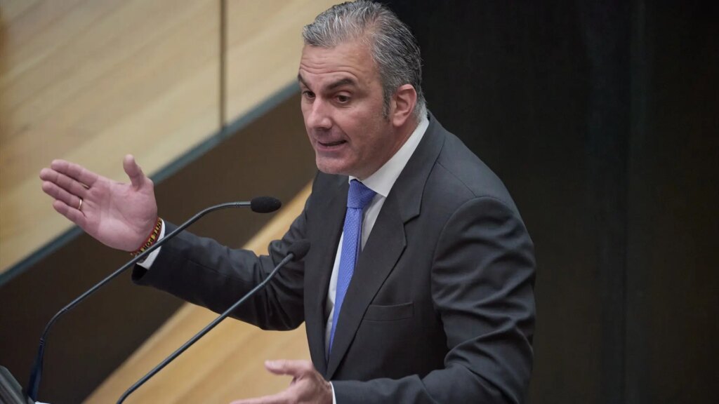Ortega Smith afea que en los partidos políticos «el líder coloca a todos» tras ser expulsado de la Ejecutiva de Vox