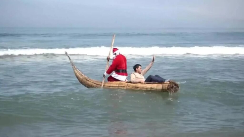 Papá Noel sustituye los renos por las canoas y llega a Perú semanas antes de Navidad Papá Noel sustituye los renos por las canoas y llega a Perú semanas antes de Navidad