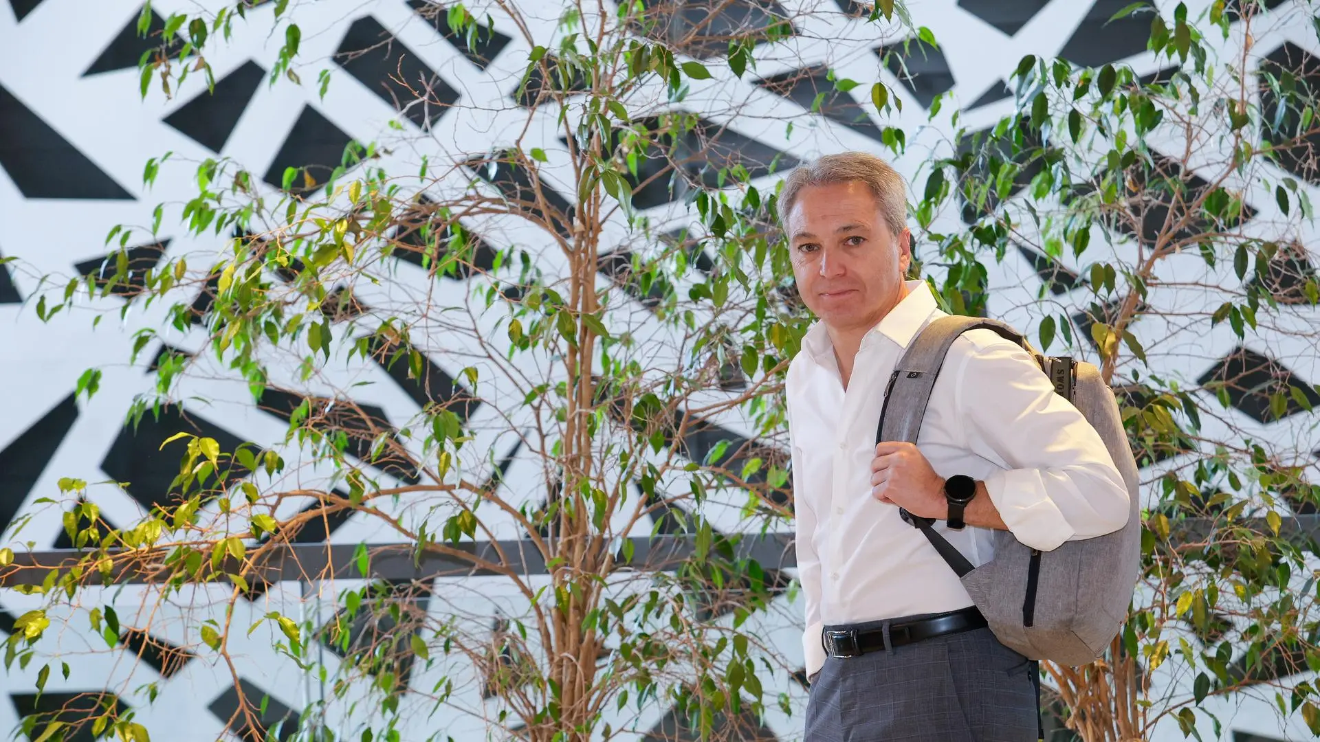 Vicente Vallés (62 años), sobre compaginar su trabajo y la crianza de su hijo de 12 años: «Lo llevo mal»