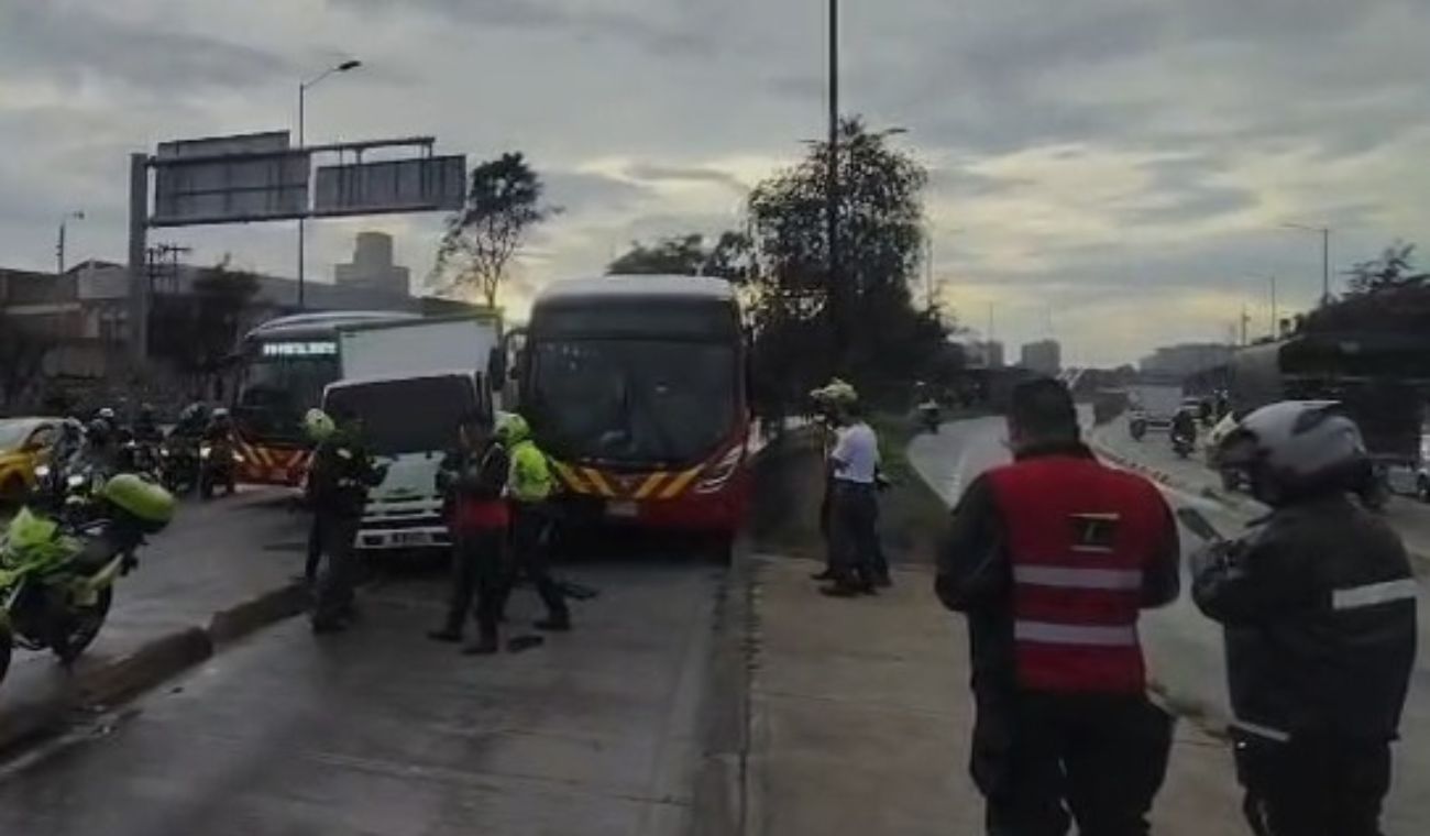Accidentes complican la movilidad en Bogotá: trancones eternos en hora pico Accidentes complican la movilidad en Bogotá: trancones eternos en hora pico