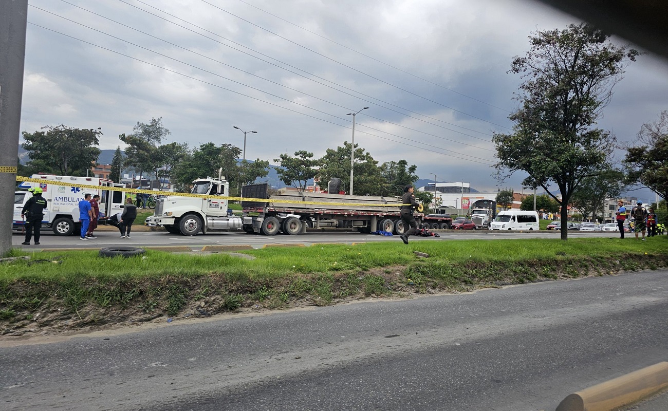 Accidente en la Autopista Norte con 170 deja una motera fallecida Accidente en la Autopista Norte con 170 deja una motera fallecida