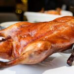 Este es el sitio de Madrid donde todos quieren probar el Pato Pekín al horno en un local gigante para 300 comensales Este es el sitio de Madrid donde todos quieren probar el Pato Pekín al horno en un local gigante para 300 comensales
