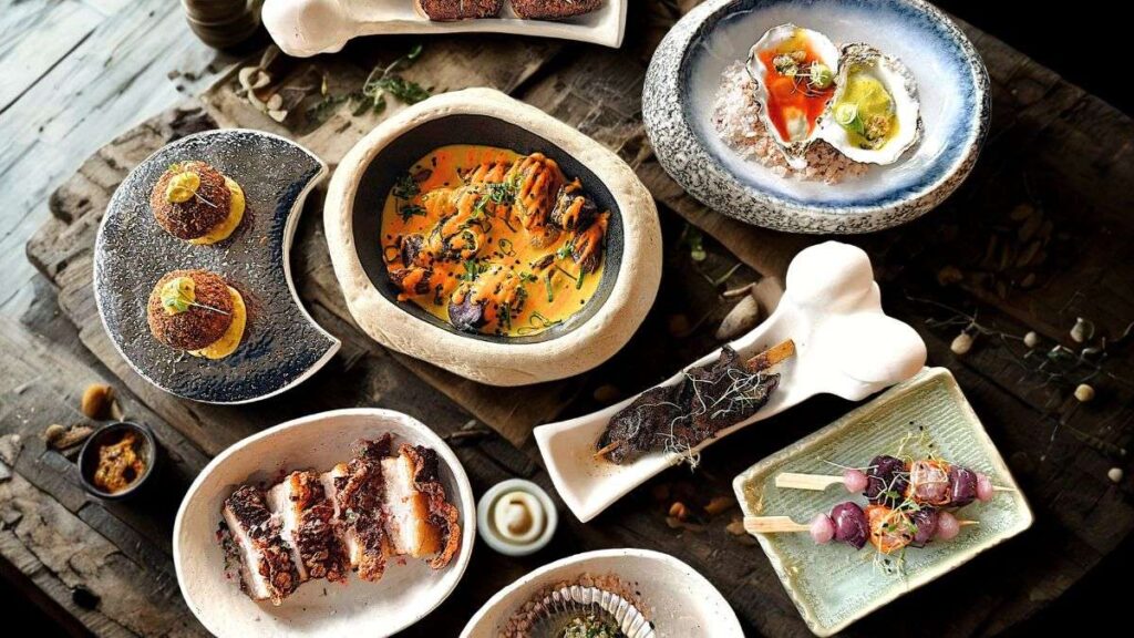 El restaurante peruano que permite recorrer costa, Andes y Amazonía plato a plato desde 4,30 euros El restaurante peruano que permite recorrer costa, Andes y Amazonía plato a plato desde 4,30 euros