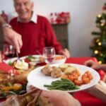 Ocho de cada diez personas reconoce que come más en Navidad, según estudio