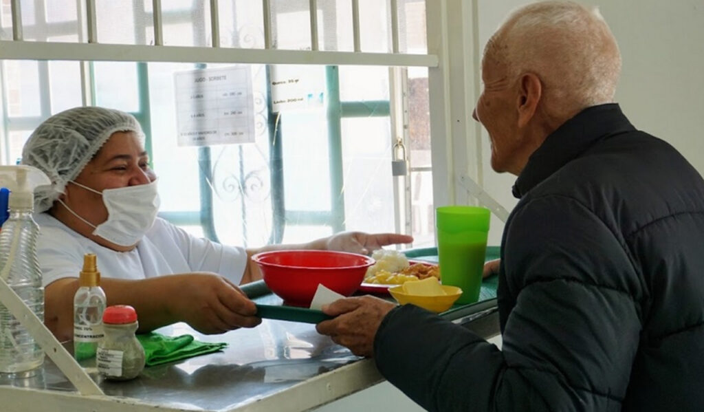 Galán sorprende con más cupos para comedores comunitarios en Bogotá Galán sorprende con más cupos para comedores comunitarios en Bogotá