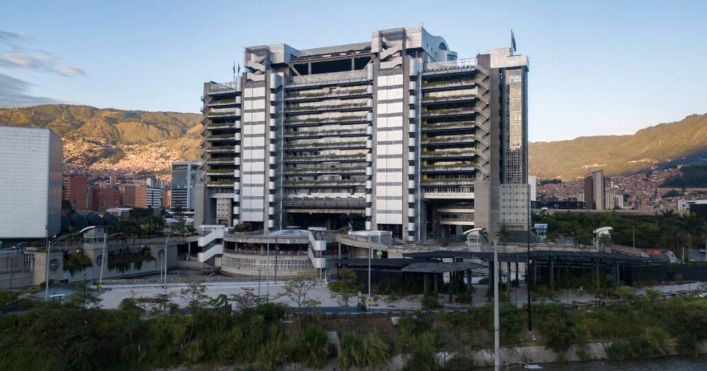 EPM inició la segunda etapa del proceso de enajenación accionaria EPM inició la segunda etapa del proceso de enajenación accionaria