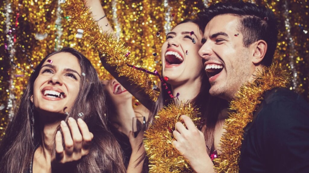 Facua alerta de la celebración de cotillones ilegales y avisa del «habitual» exceso de aforo en las fiestas de Nochevieja