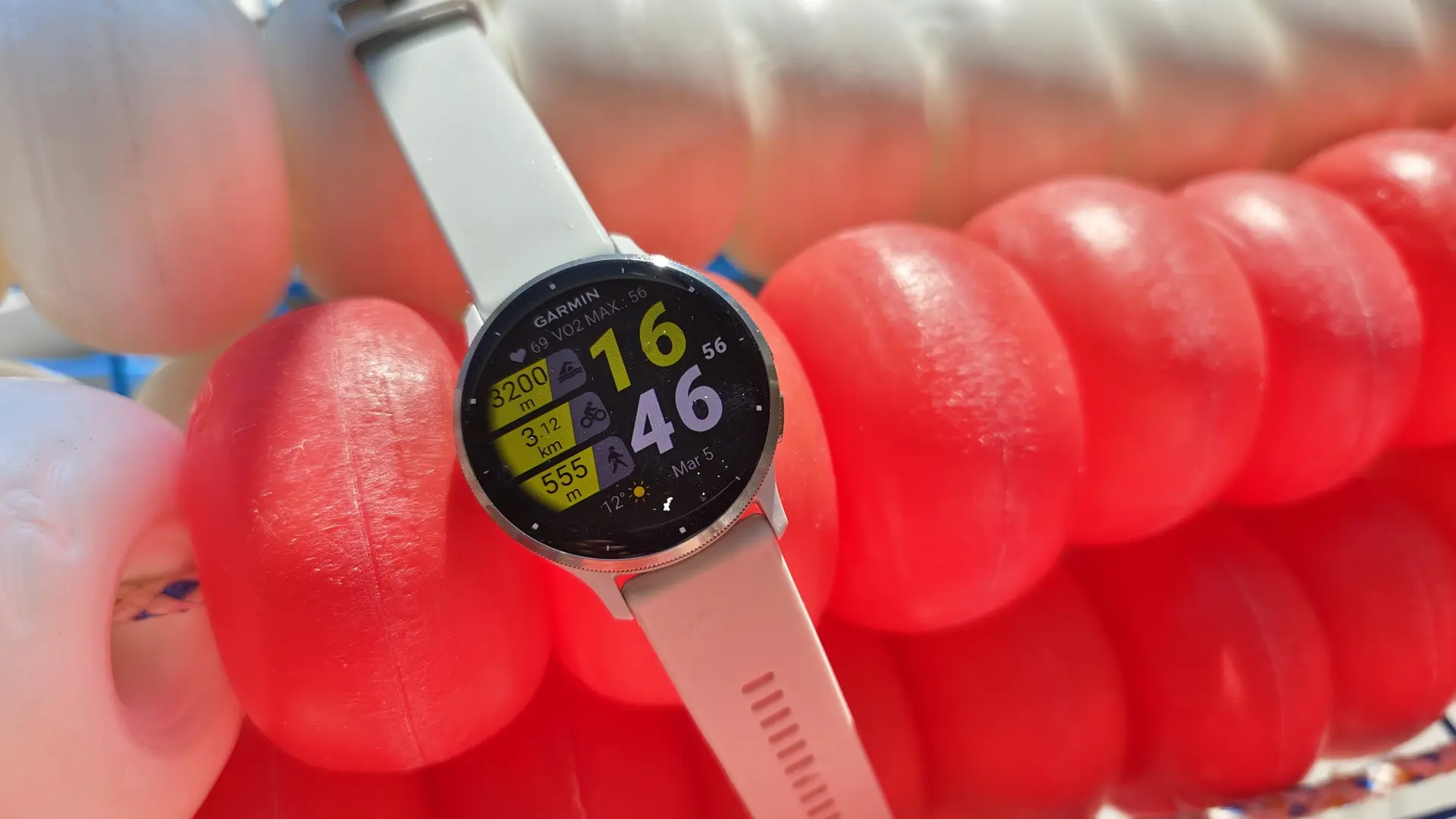 este reloj es más barato y para hacer deporte mucho mejor este reloj es más barato y para hacer deporte mucho mejor