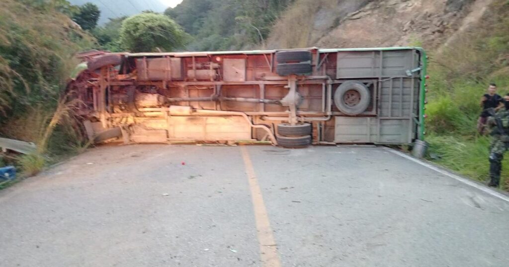 Noticias Antioquia: Tres personas lesionadas deja accidente de tránsito Noticias Antioquia: Tres personas lesionadas deja accidente de tránsito