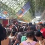 Cierre en la vía Medellín–Urabá deja demoras y sobrecostos en los pasajes
