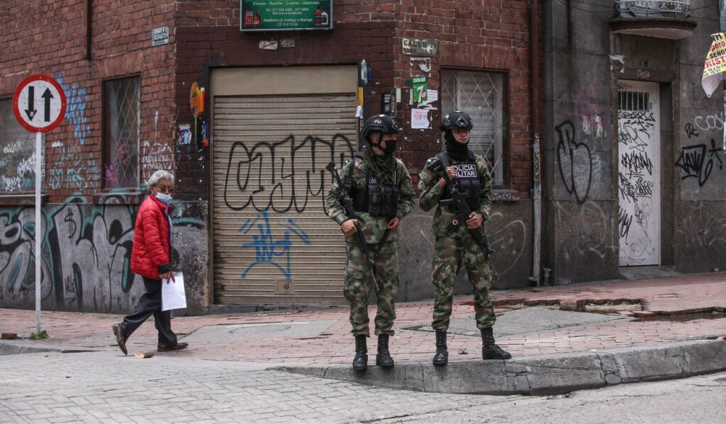 «A Bogotá hay que militarizarla»: concejal, frente a la inseguridad «A Bogotá hay que militarizarla»: concejal, frente a la inseguridad