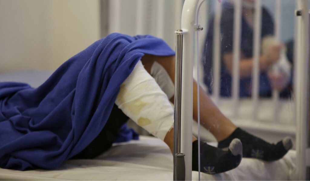 Noche de velitas dejó 17 quemados con pólvora: siete fueron menores de edad